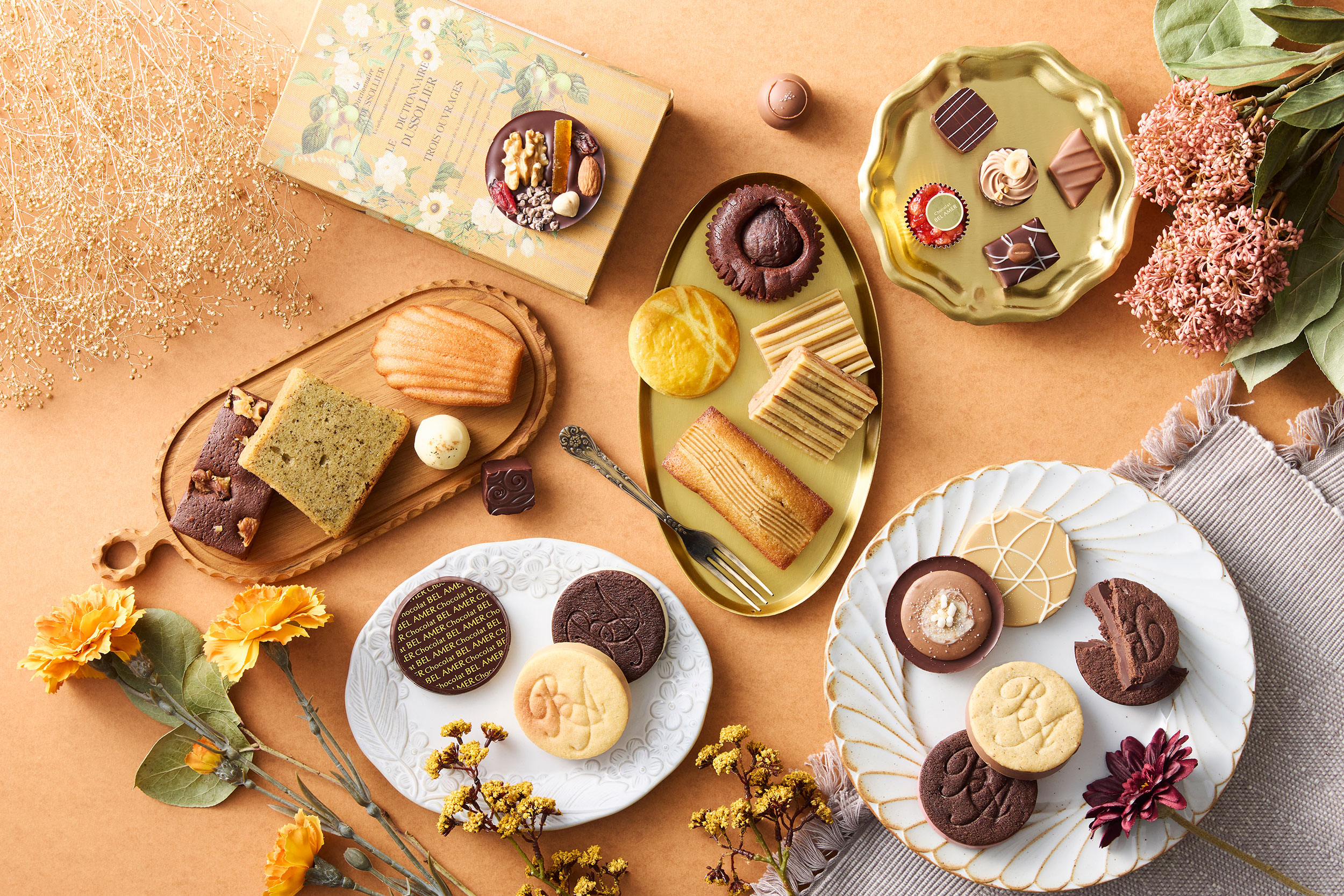 和栗を丸ごと閉じ込めたフォンダンショコラやモンブラン風の焼菓子、なめらかな口どけのショコラをサブレで贅沢にサンドした新作「パレショコラサンド」など秋冬の新作が登場！