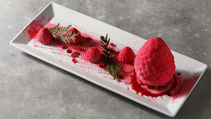 フランス・リヨンで人気のパティシエ兼ショコラティエ「セバスチャン・ブイエ」が手掛ける特別なデセールが阪急うめだ本店限定で登場